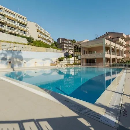 Blue House - Piscina & Campo Da Tennis Апартаменты Санремо